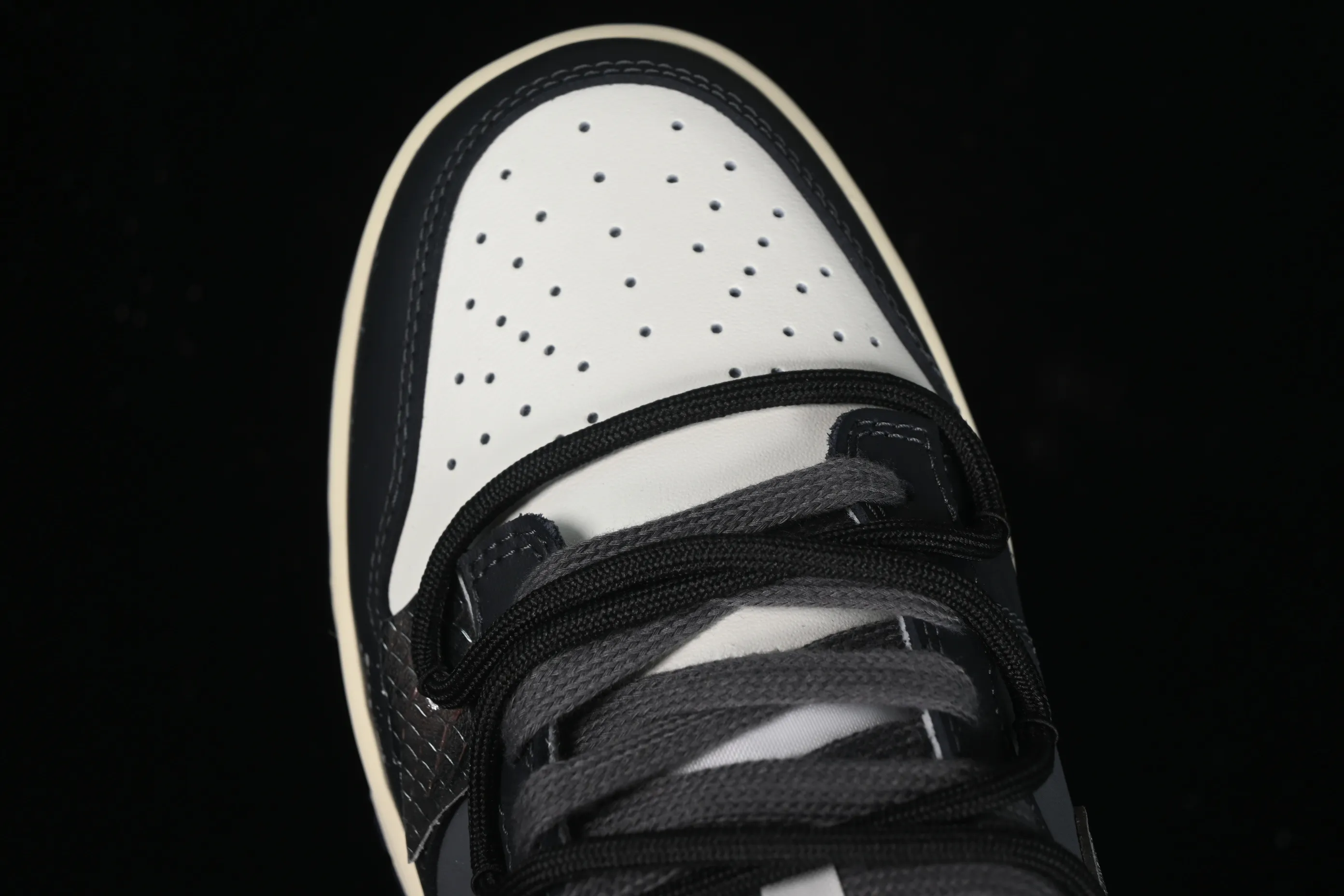 All Categories Nk SB Dunk Series Nk SB Dunk Low Low-top sneakers Nk Dunk Low Retro block Street retro Dark splash ink Leather cross SB low-top casual sneakers FV8106-181